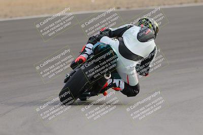 media/Dec-17-2022-SoCal Trackdays (Sat) [[224abd9271]]/Turn 10 Backside (120pm)/